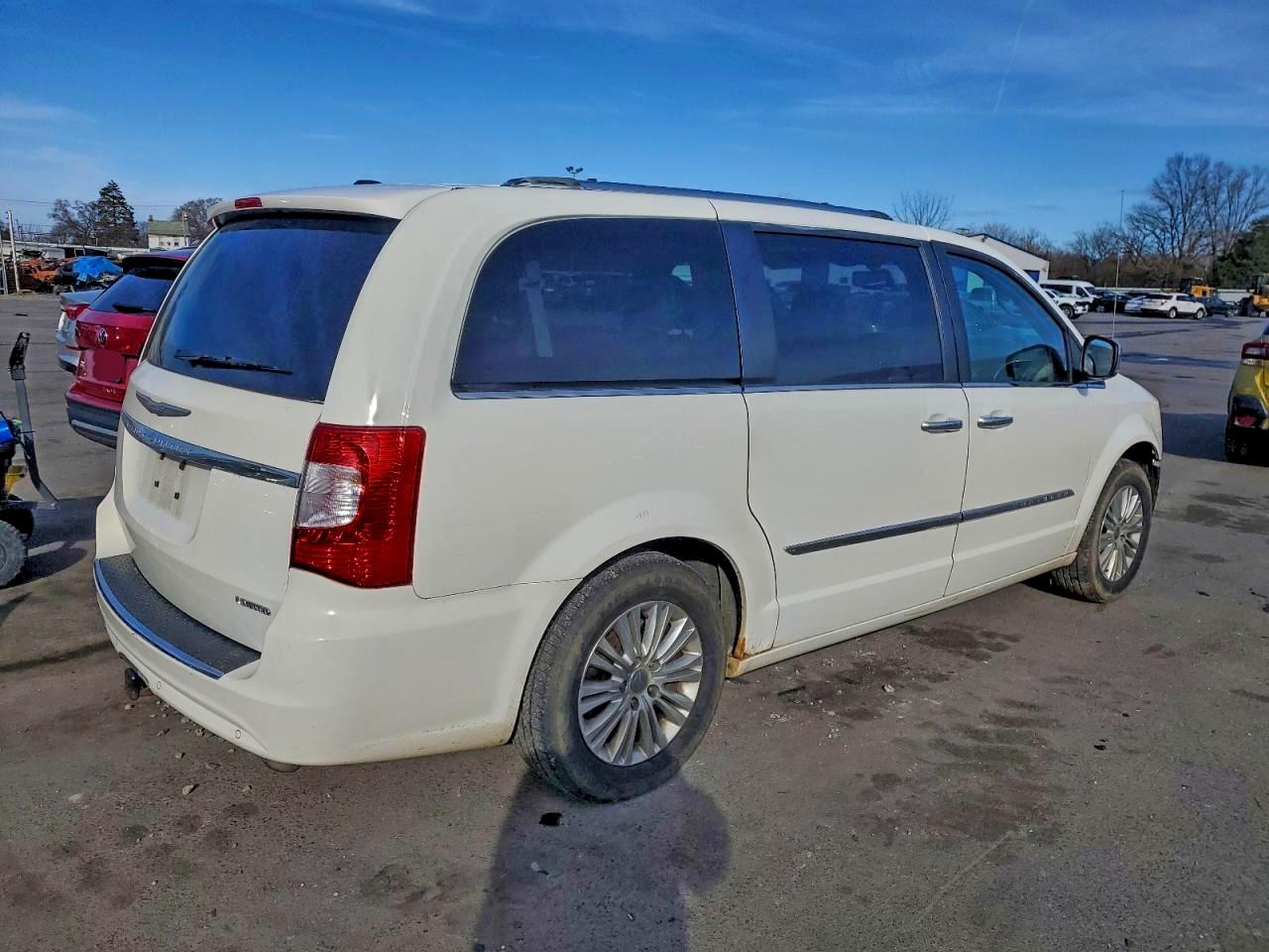 CHRYSLER TOWN & COUNTRY LIMITED