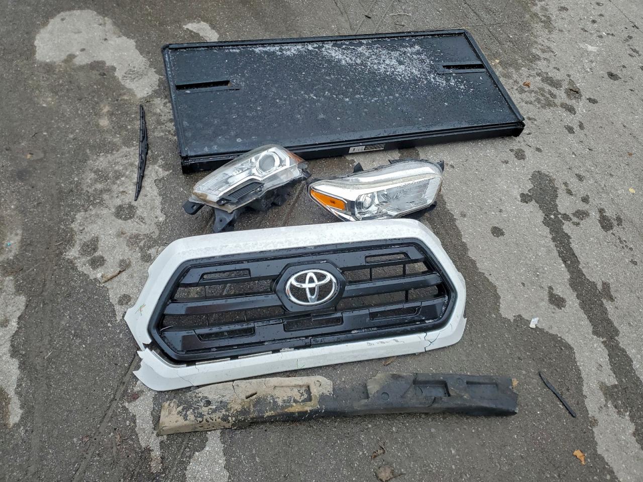 TOYOTA TACOMA ACCESS CAB