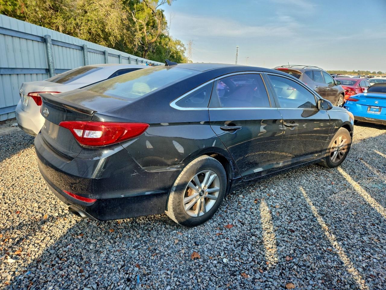 Lot #3308381323 2017 HYUNDAI SONATA SE