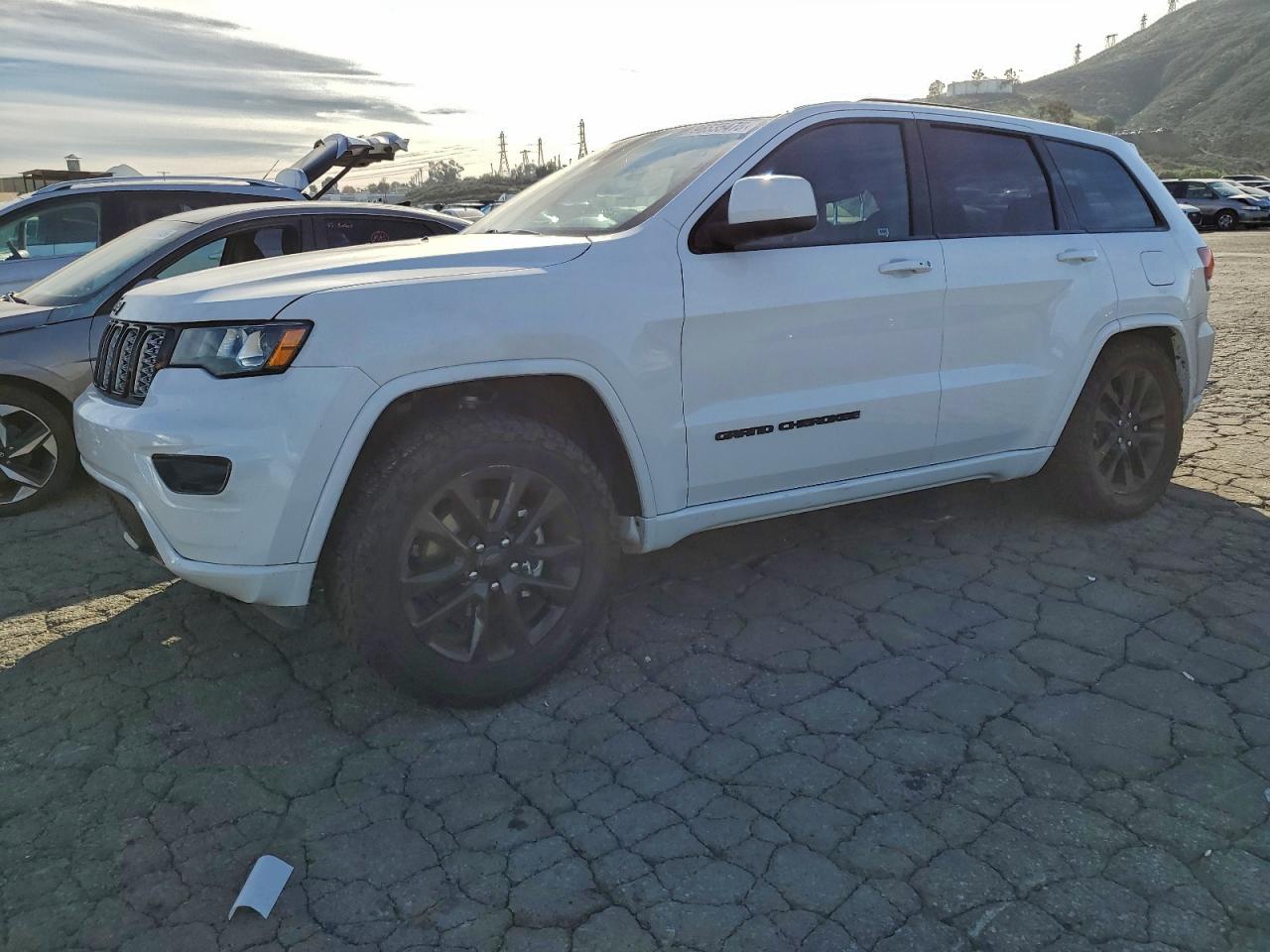 JEEP GRAND CHEROKEE LAREDO