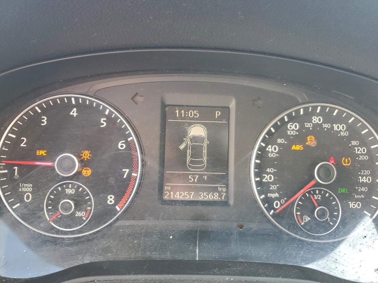 VOLKSWAGEN PASSAT SE