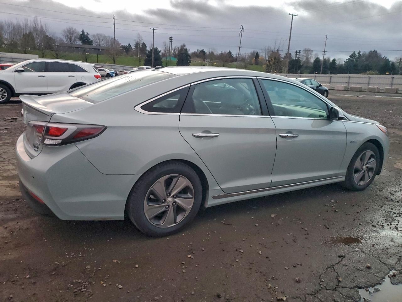 HYUNDAI SONATA PLUG-IN HYBRID
