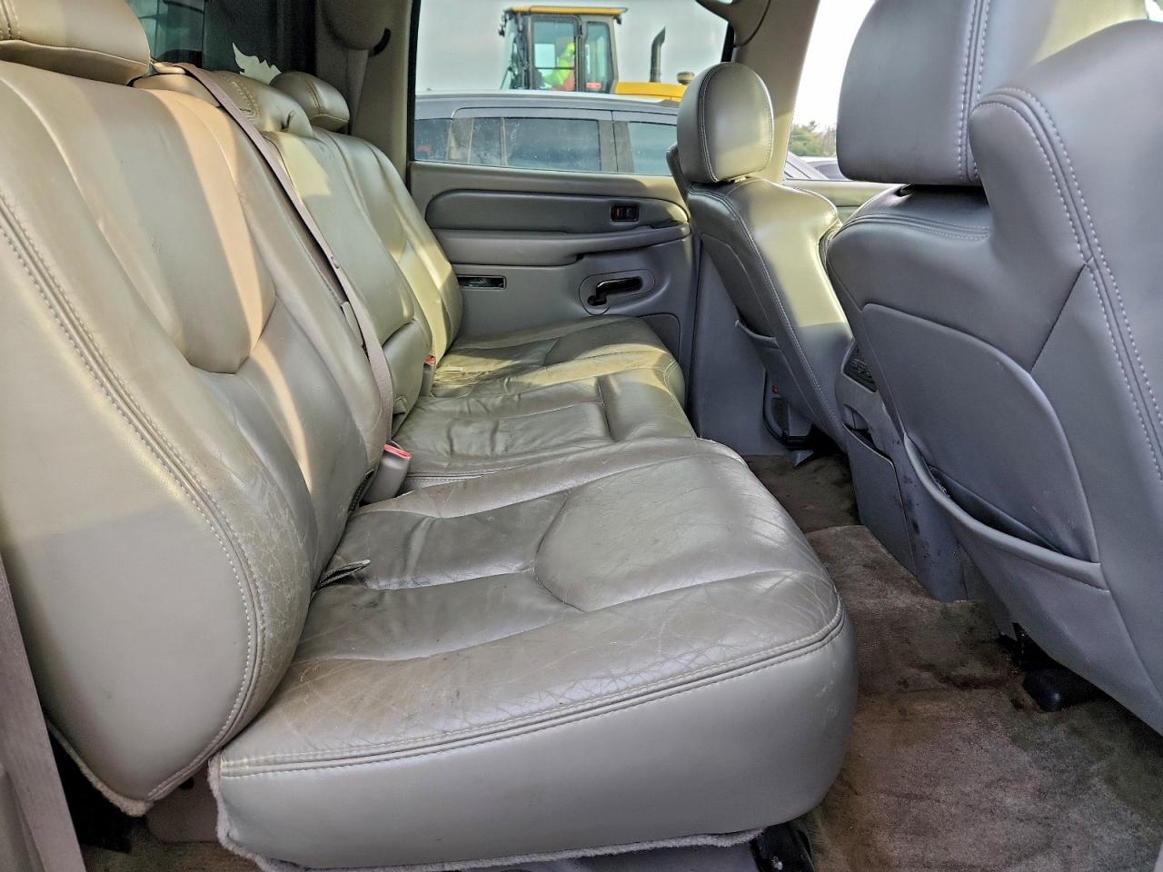 Lot #3318985930 2005 GMC SIERRA K15