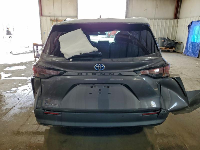 2025 TOYOTA SIENNA XLE #3316771413