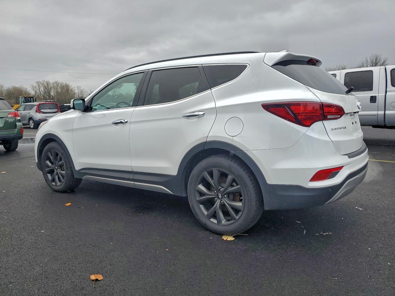 Lot #3317847907 2018 HYUNDAI SANTA FE S