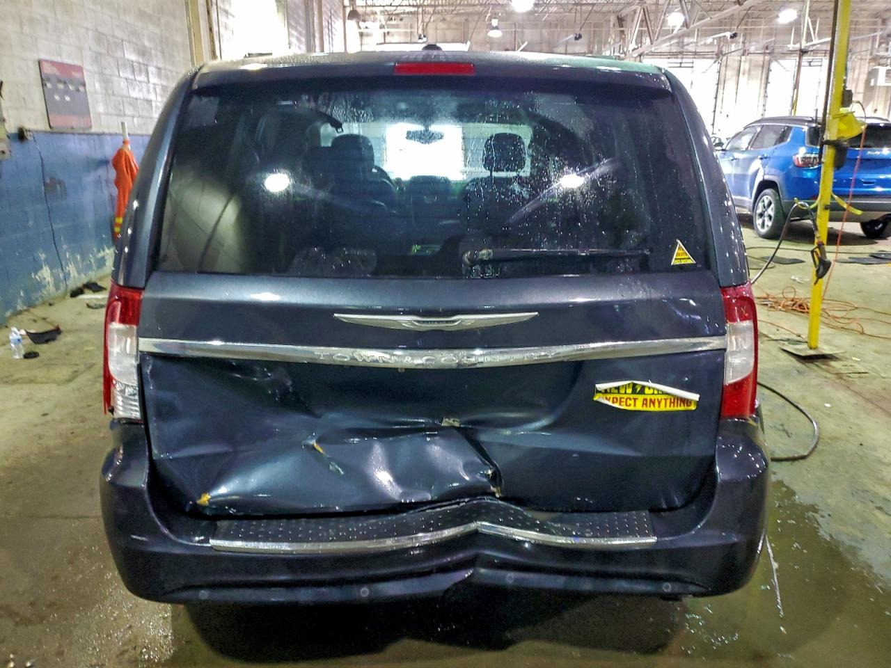 CHRYSLER TOWN & COUNTRY TOURING L