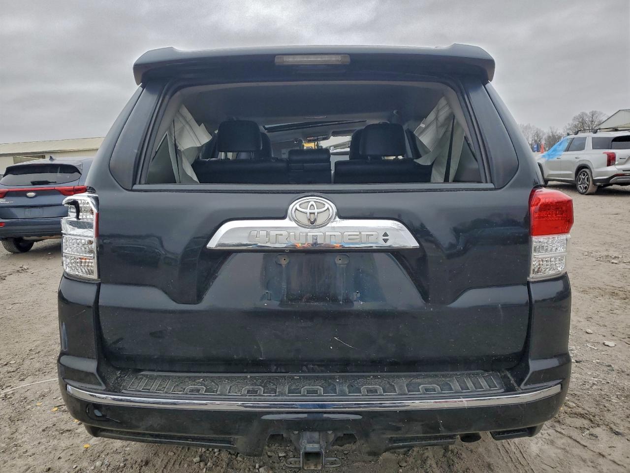TOYOTA 4RUNNER SR5