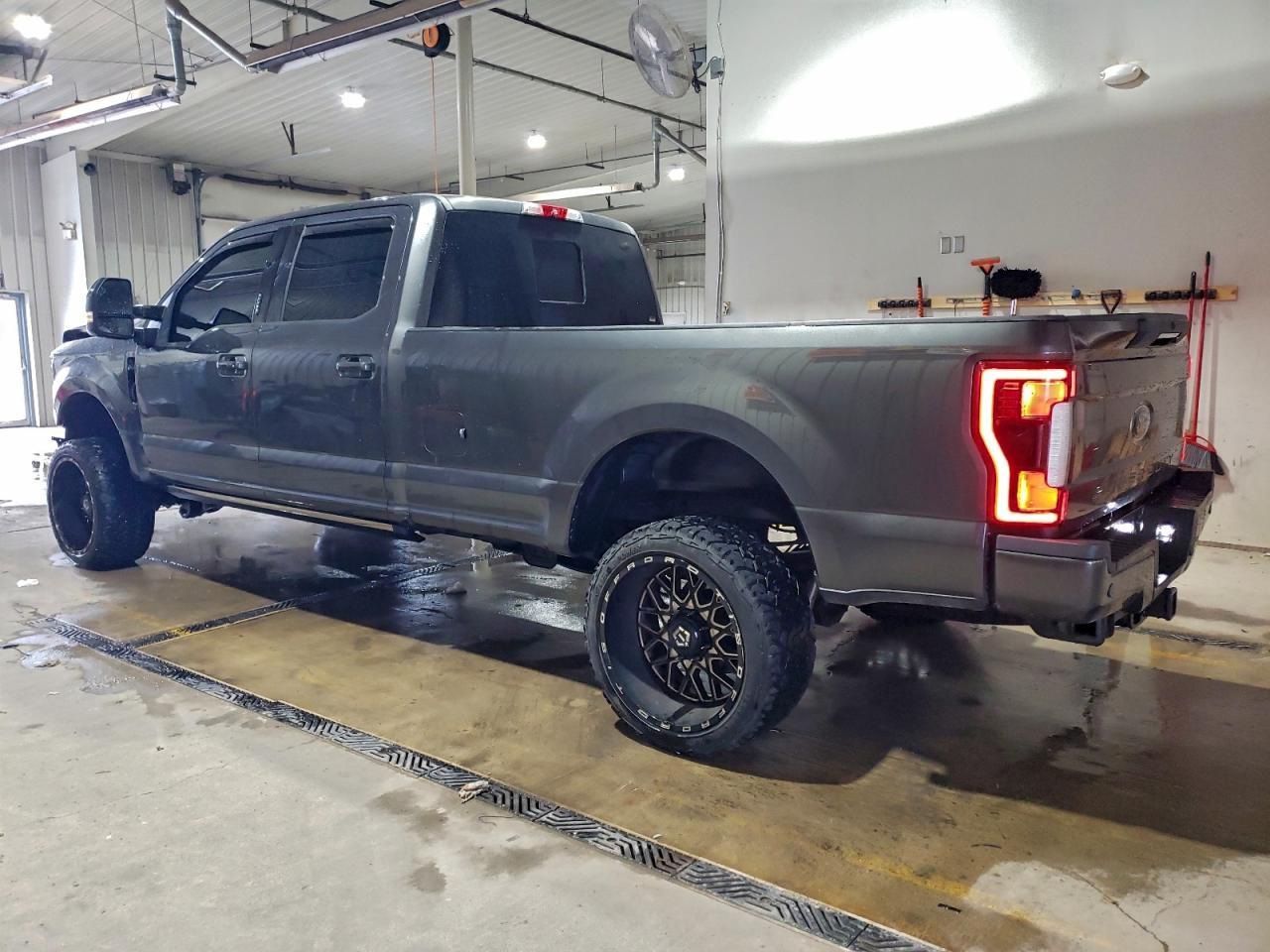 FORD F-350 SUPER DUTY