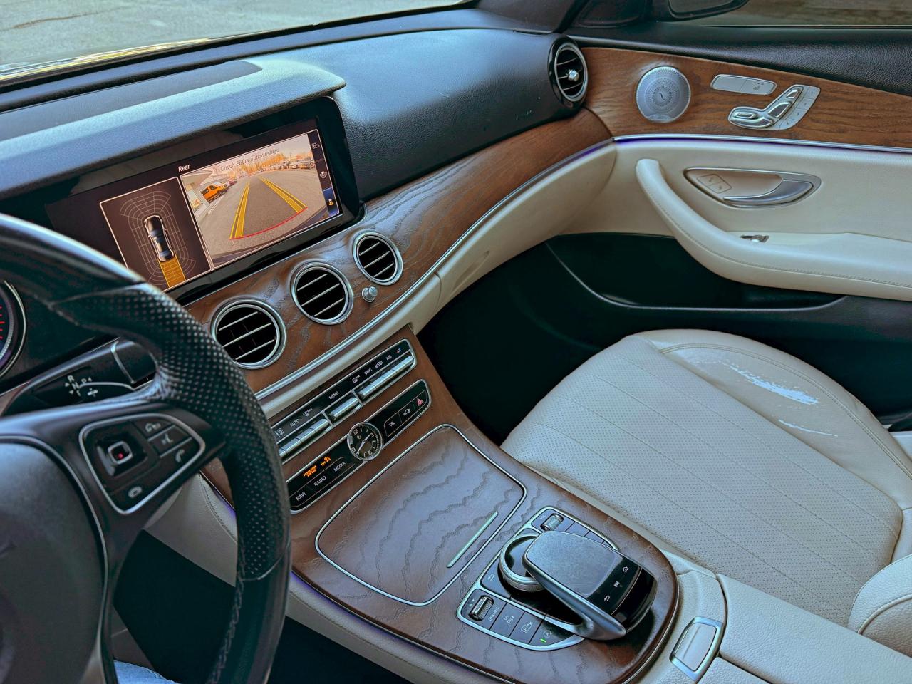 MERCEDES-BENZ E-CLASS 300