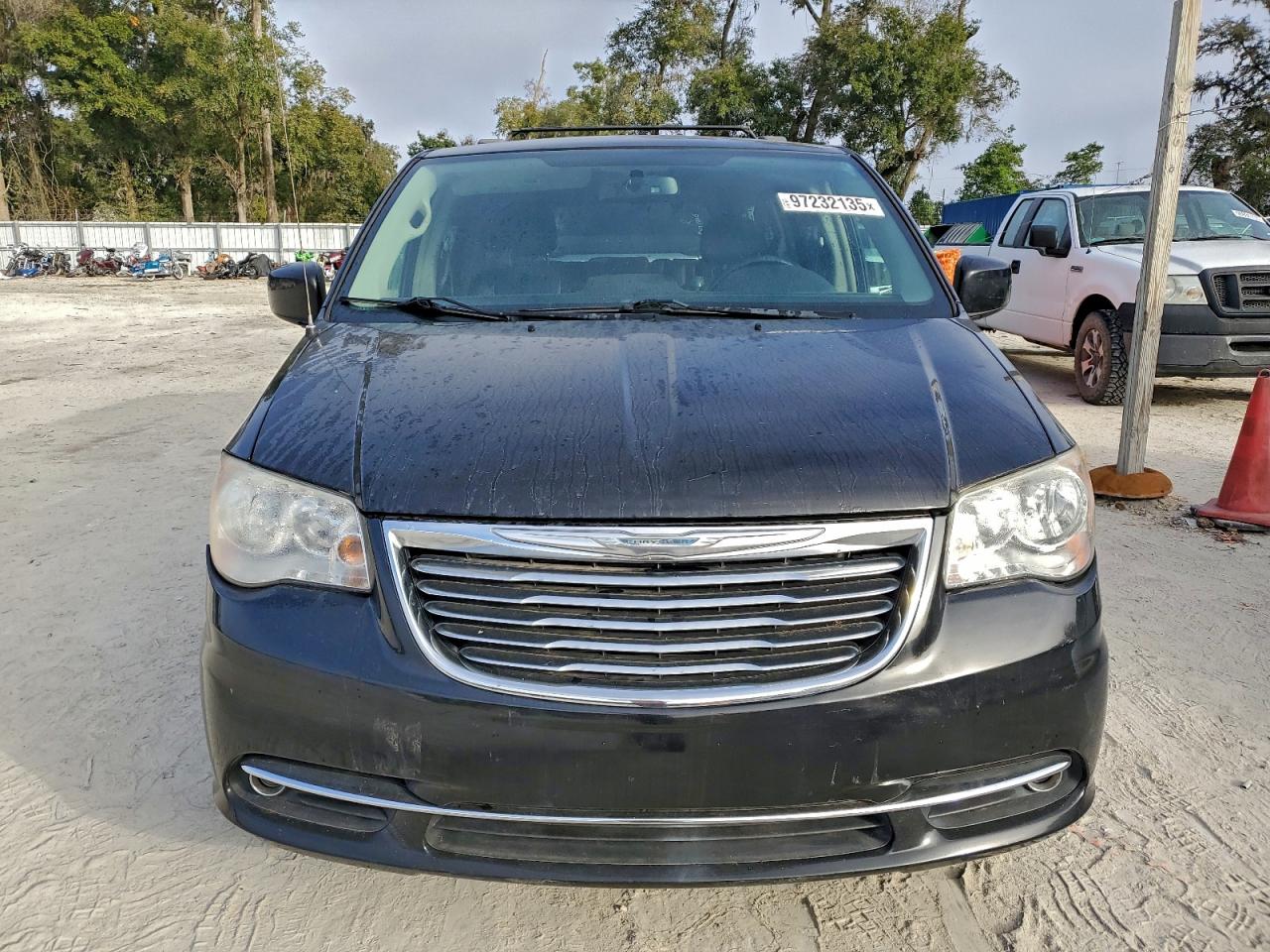 Lot #3316779452 2015 CHRYSLER TOWN & COU