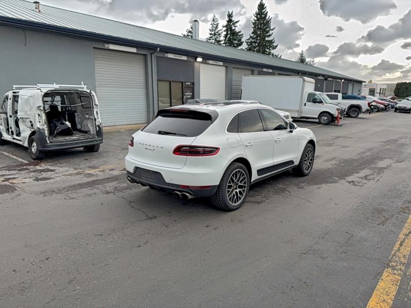2017 PORSCHE MACAN S #3304550473