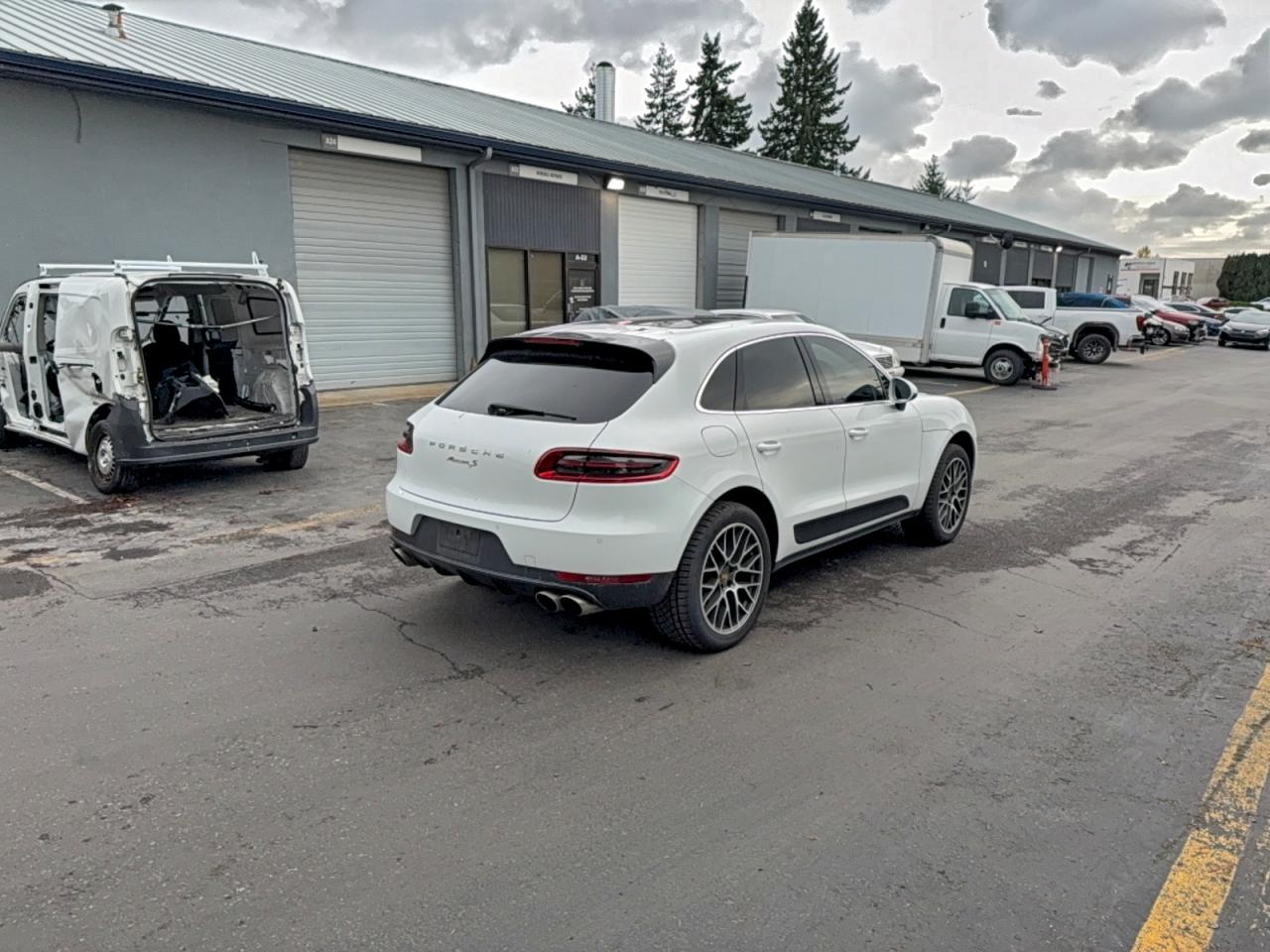 PORSCHE MACAN S