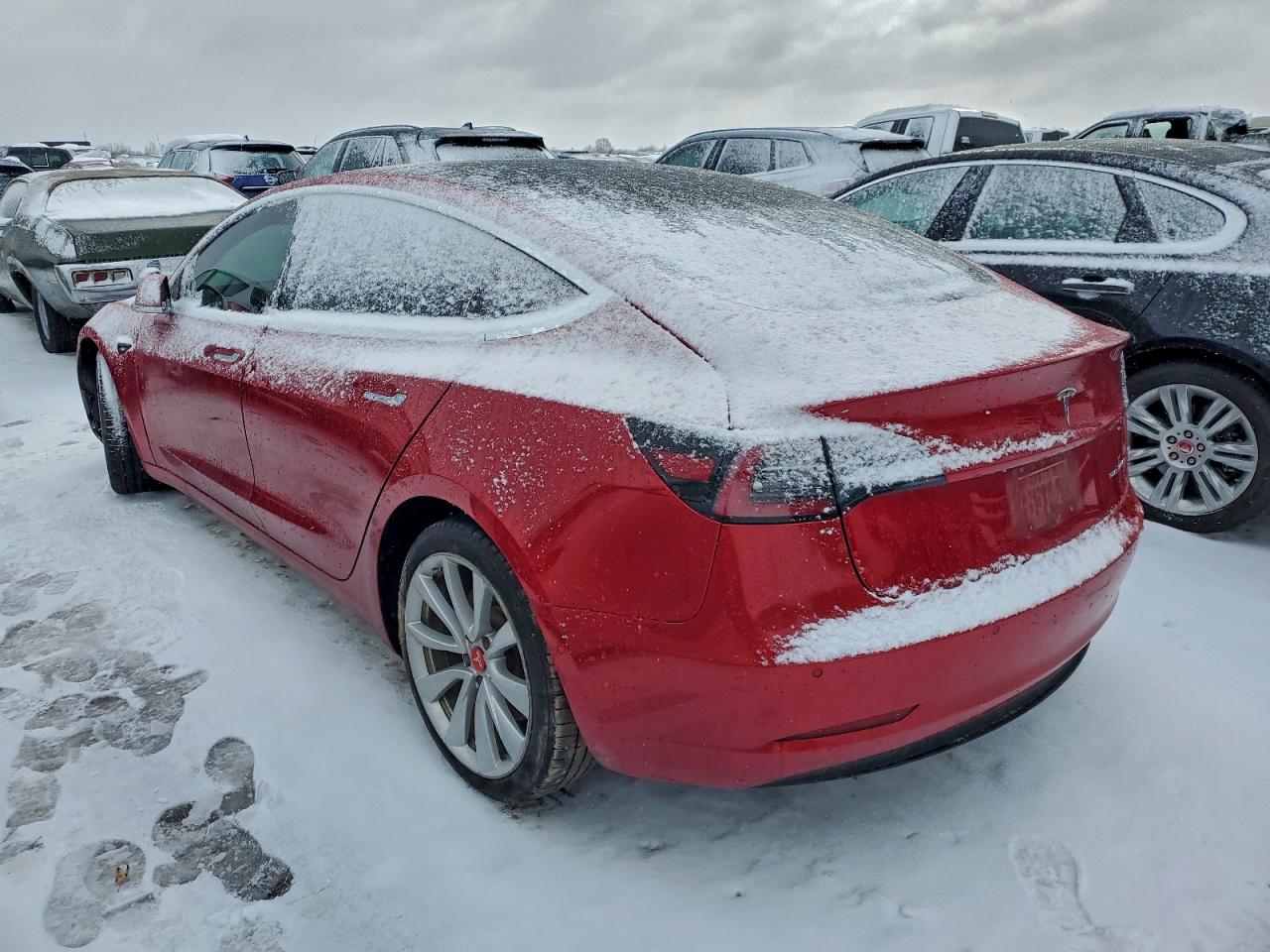 TESLA MODEL 3