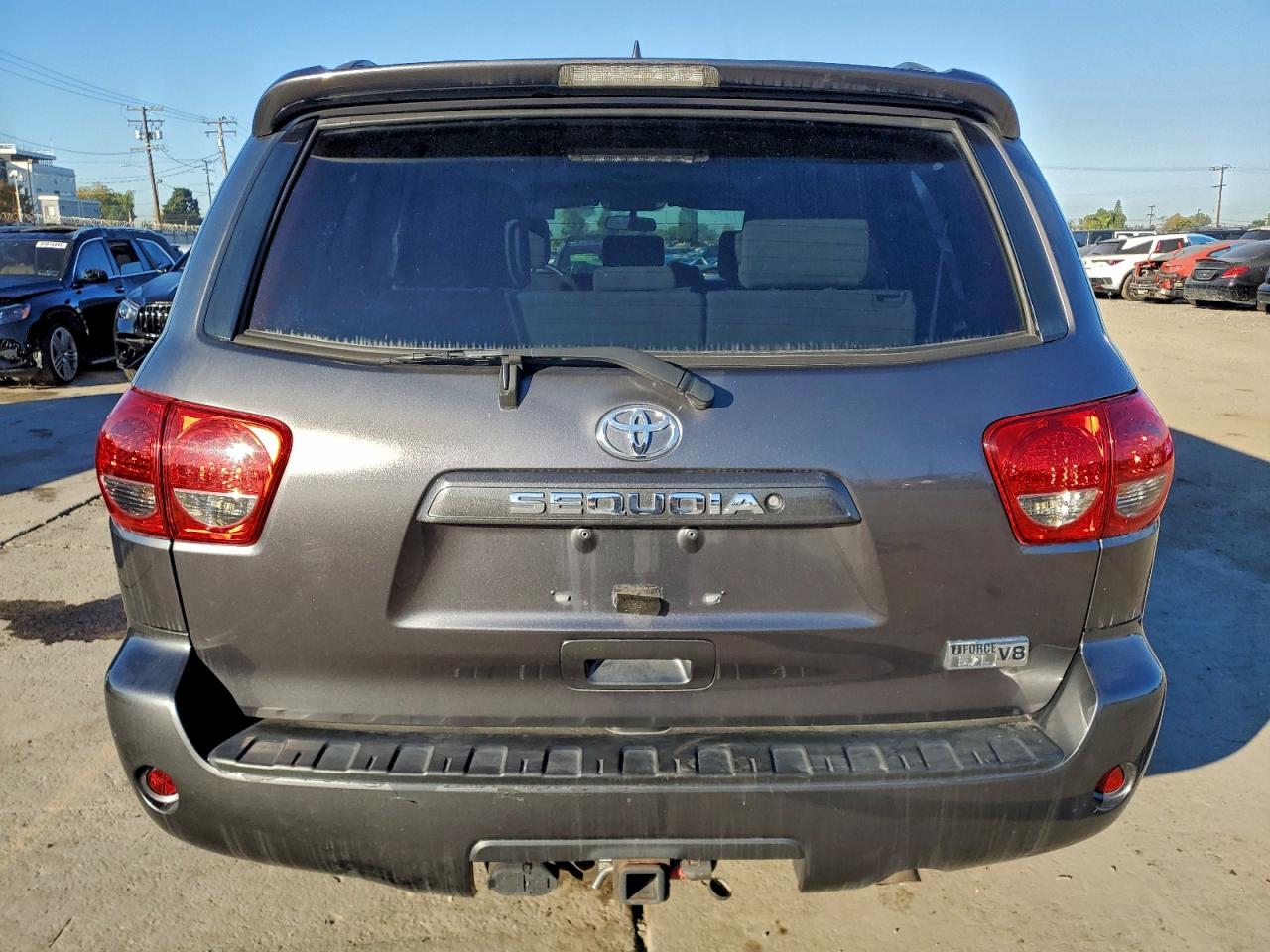 TOYOTA SEQUOIA SR5