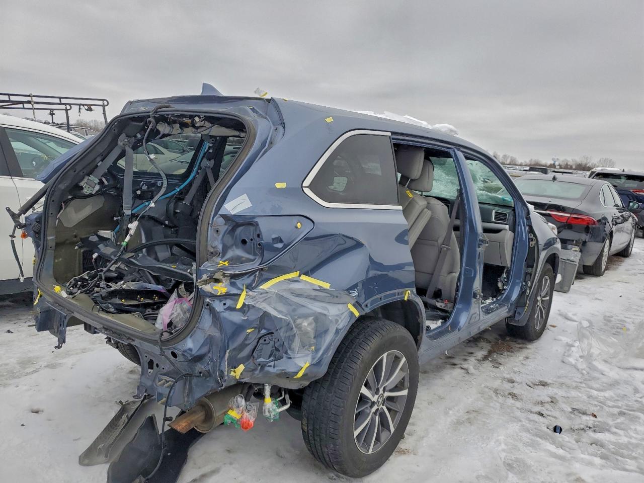 TOYOTA HIGHLANDER SE