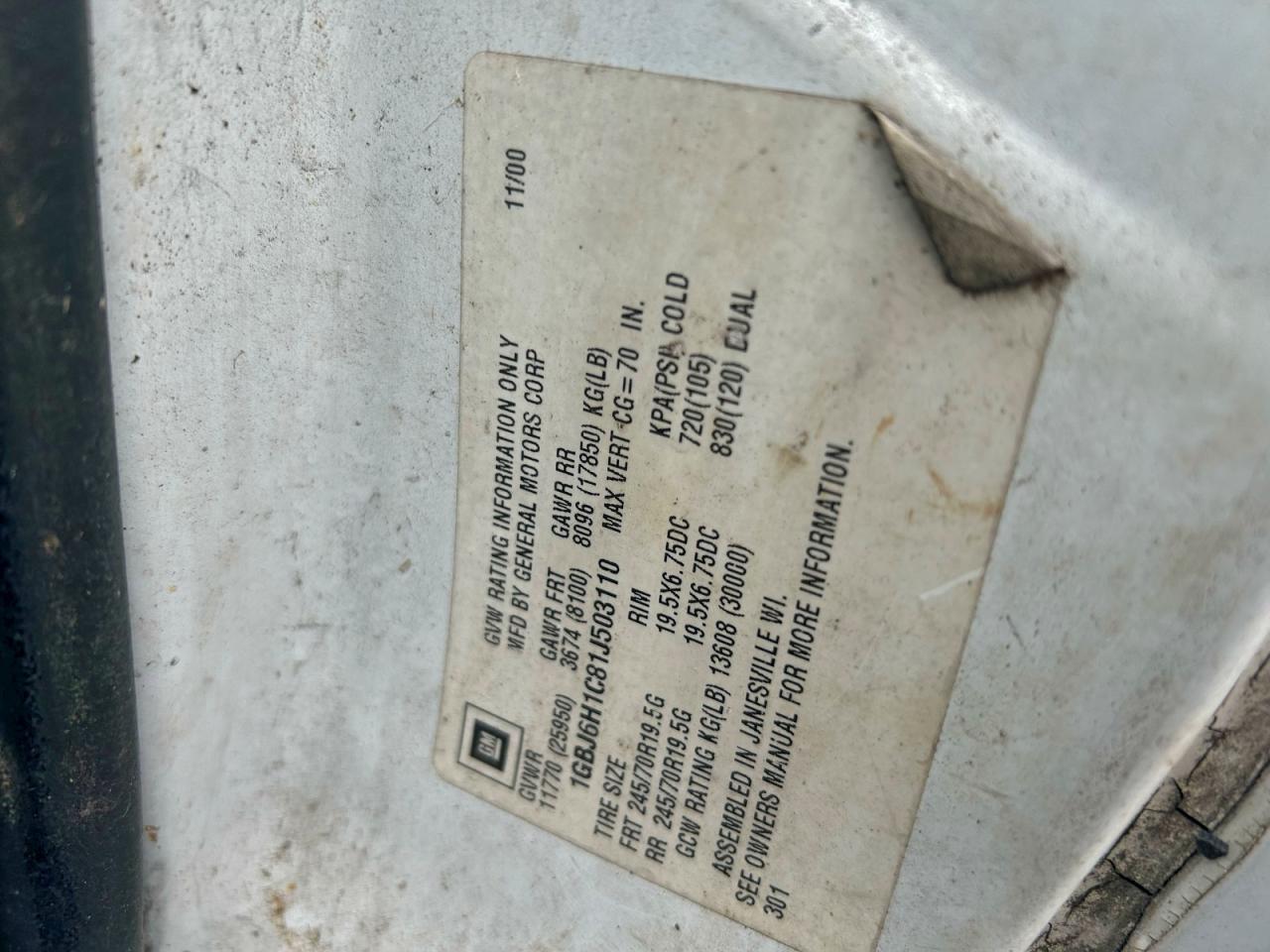 Lot #3302669018 2001 CHEVROLET C-SERIES C