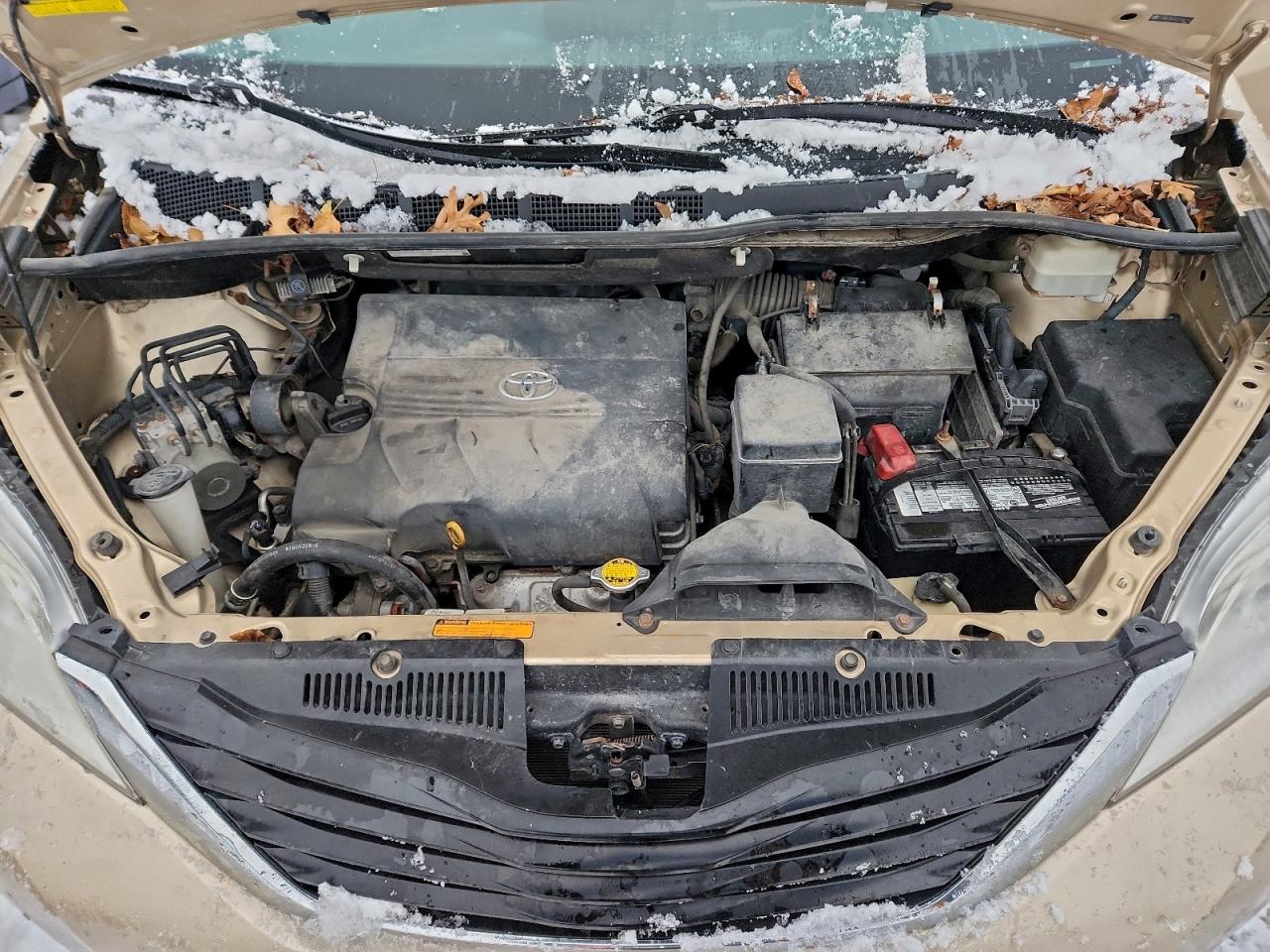 Lot #3310453349 2012 TOYOTA SIENNA