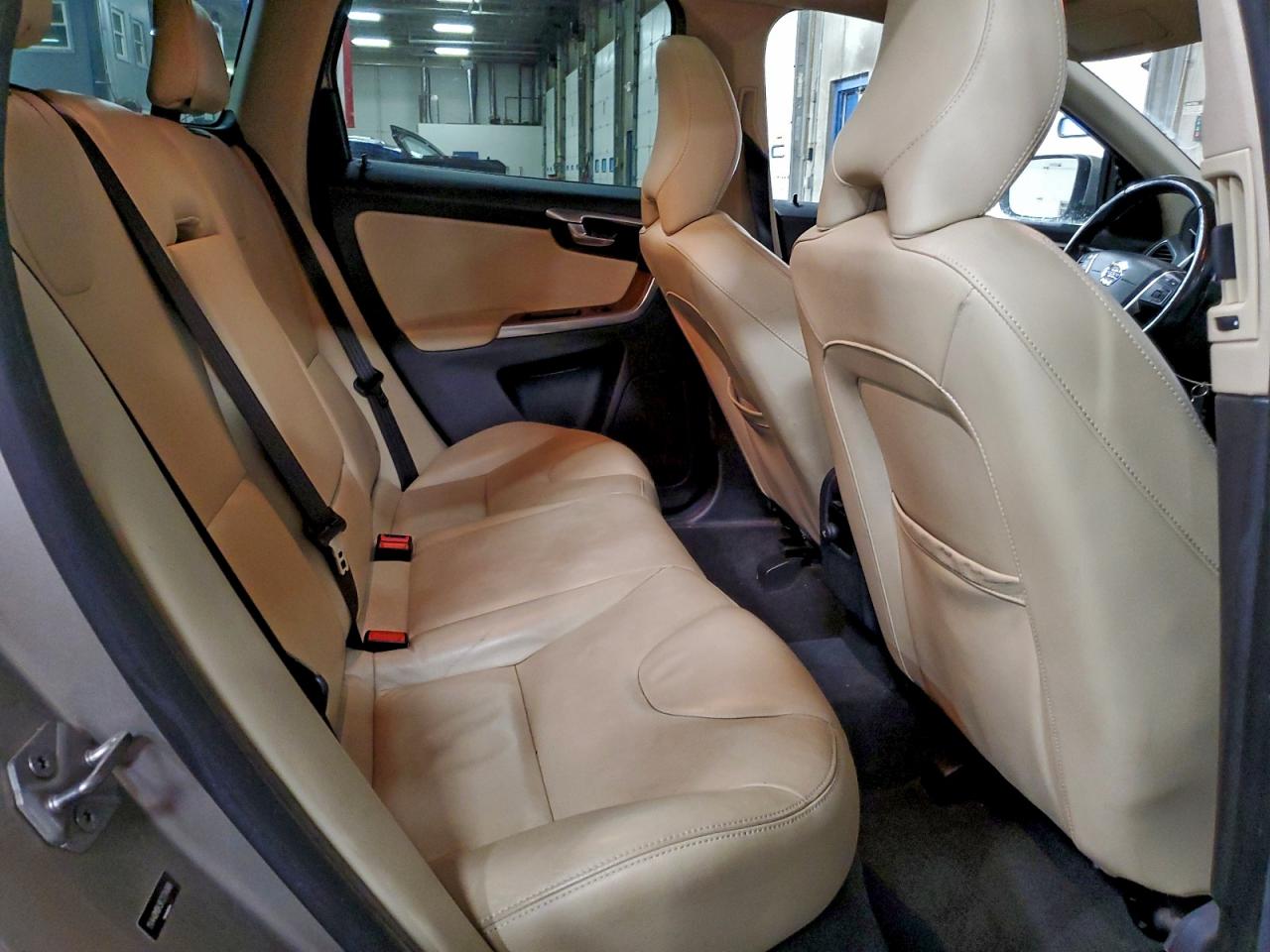 VOLVO XC60 T5 PREMIER