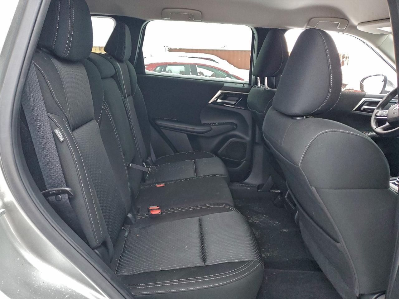 MITSUBISHI OUTLANDER ES