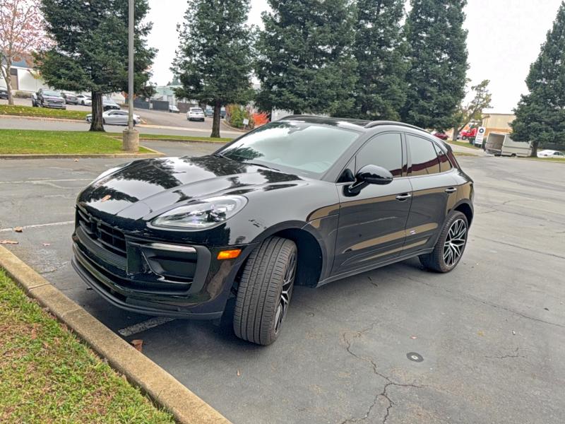 2024 PORSCHE MACAN BASE #3309172714