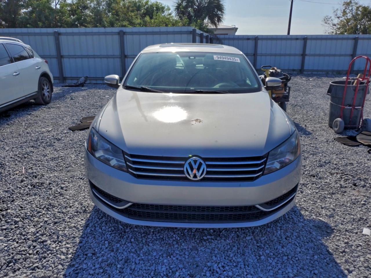 VOLKSWAGEN PASSAT SE