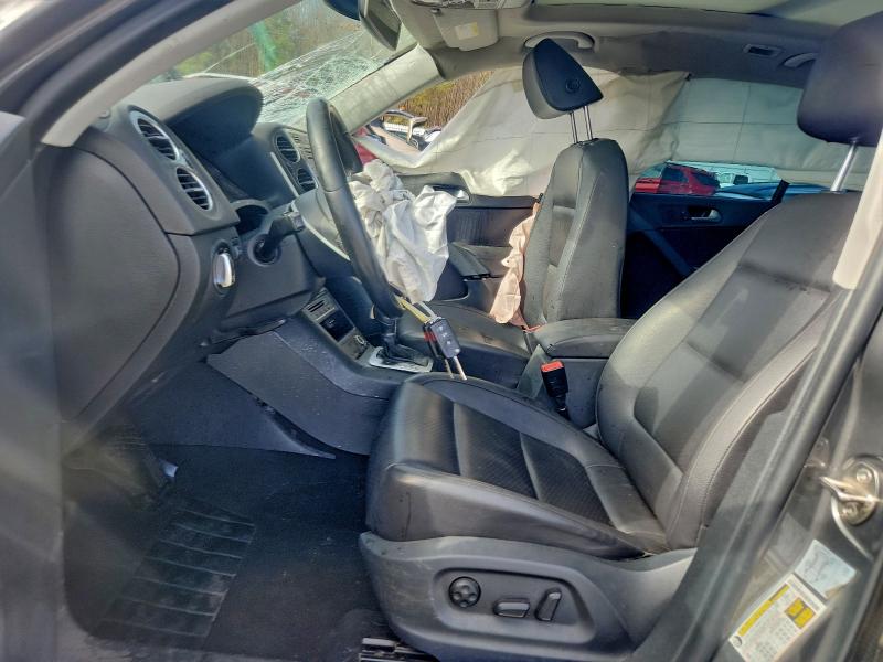 2016 VOLKSWAGEN TIGUAN S #3303815420