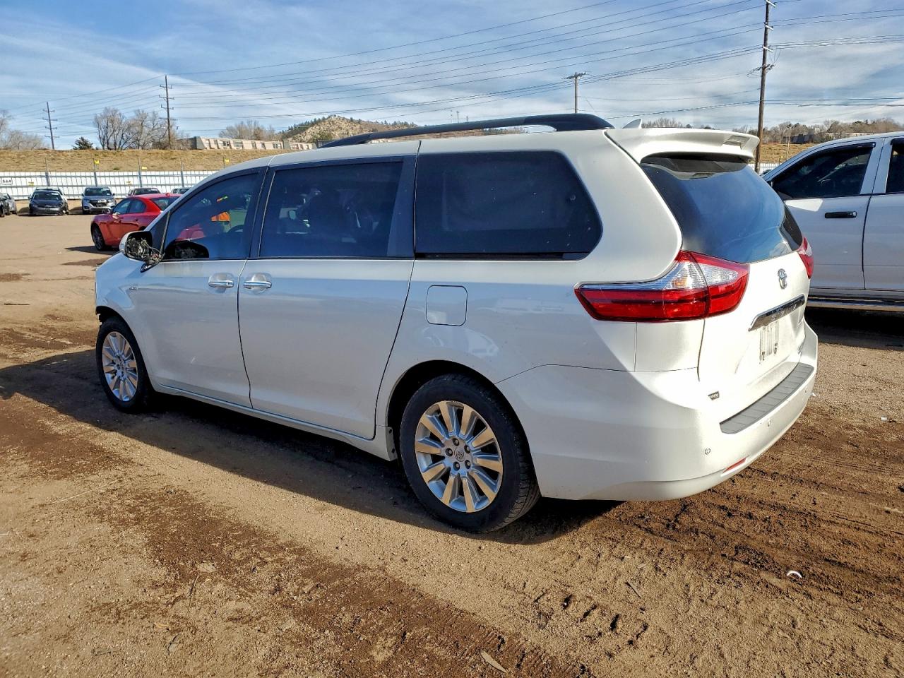 TOYOTA SIENNA XLE