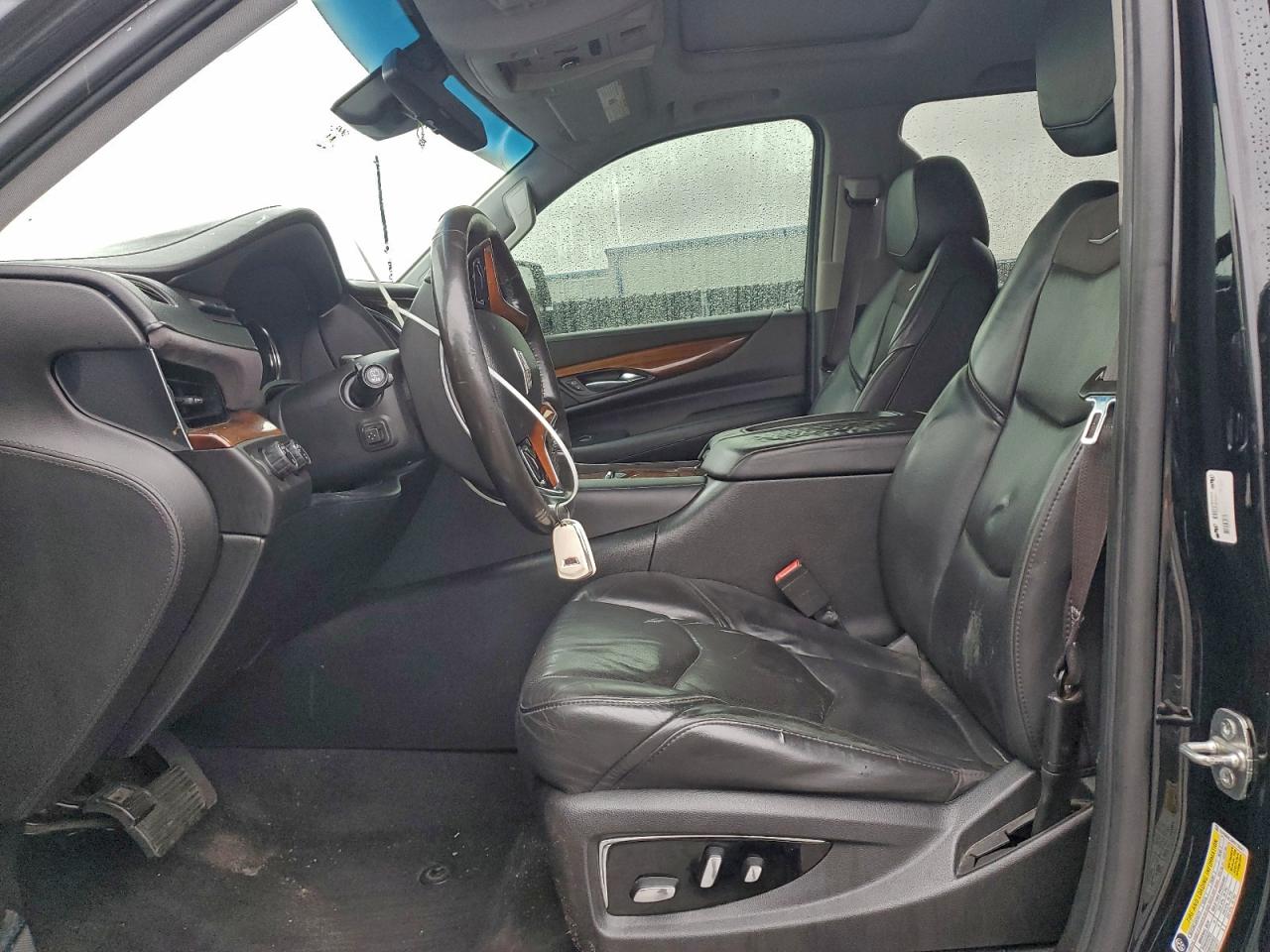 CADILLAC ESCALADE ESV LUXURY