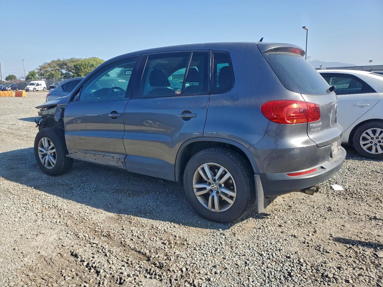 VOLKSWAGEN TIGUAN S
