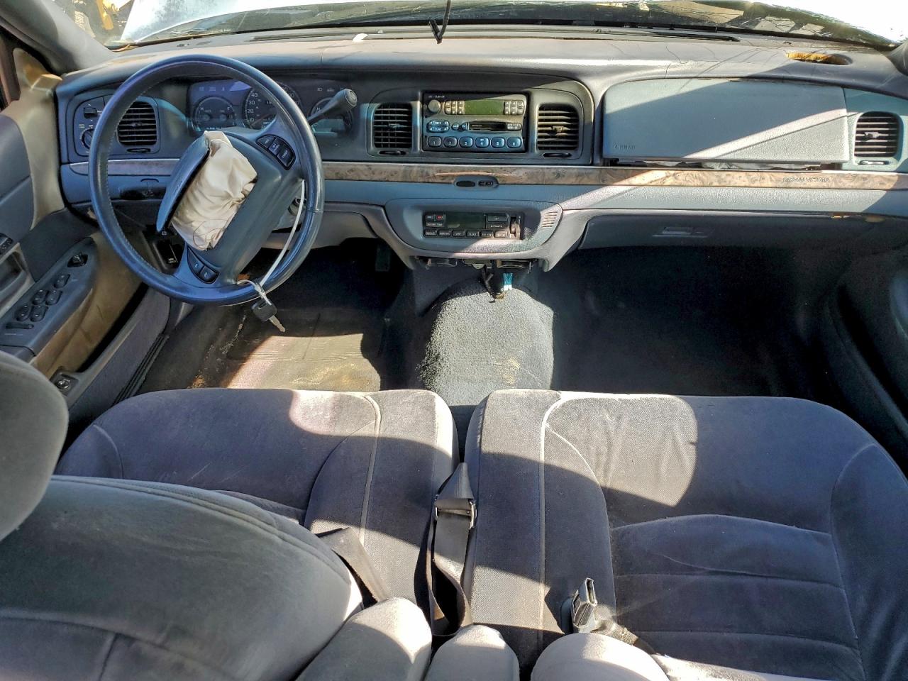 Lot #3315892096 1999 FORD CROWN VIC