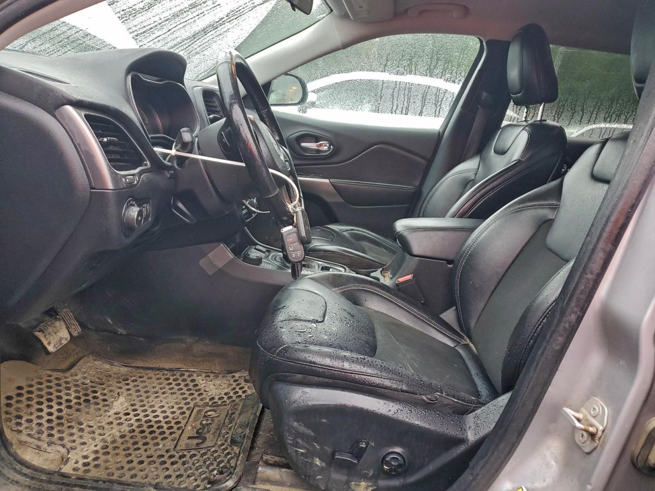 JEEP GRAND CHEROKEE LATITUDE PLUS