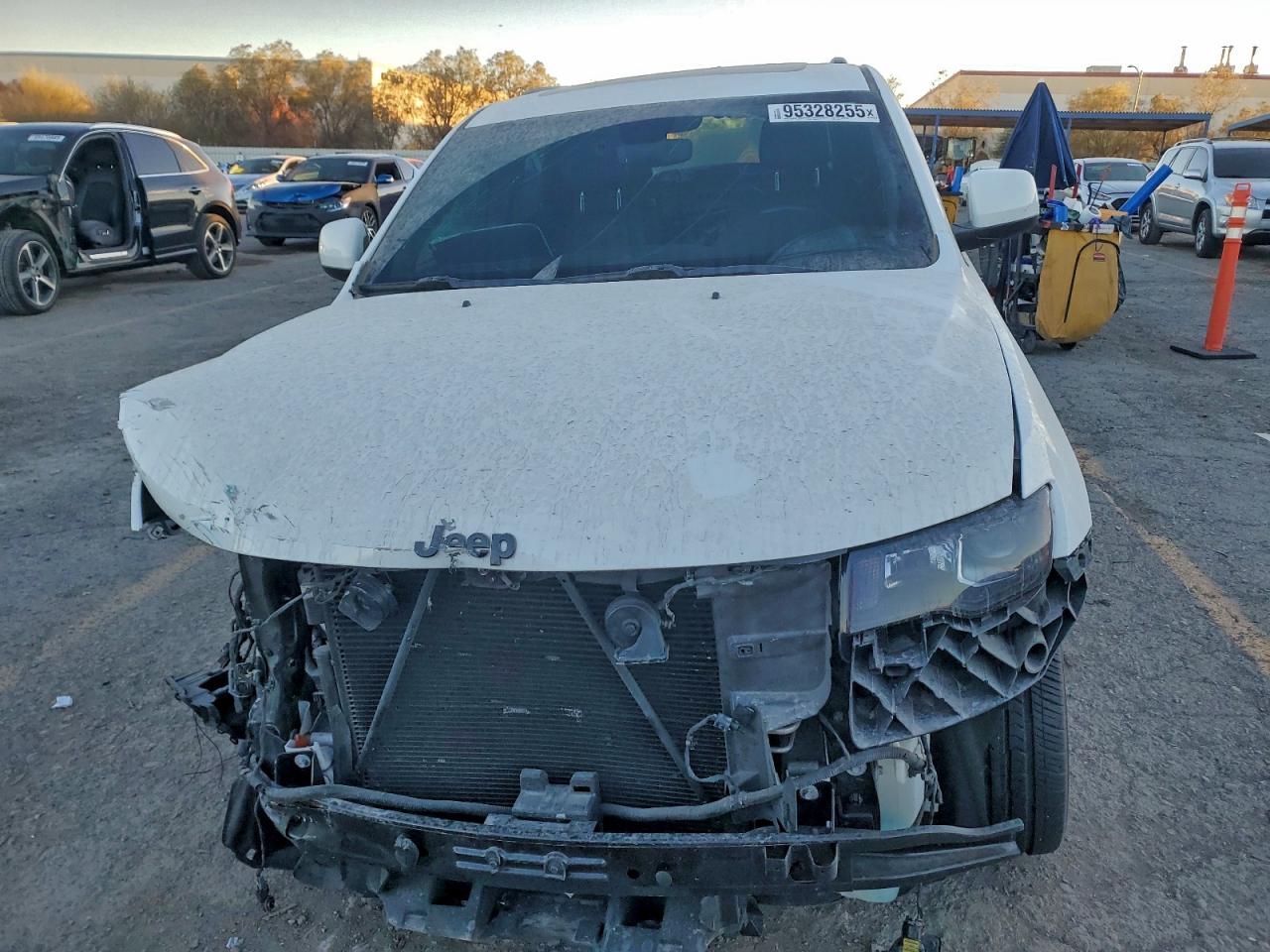 JEEP GRAND CHEROKEE LAREDO