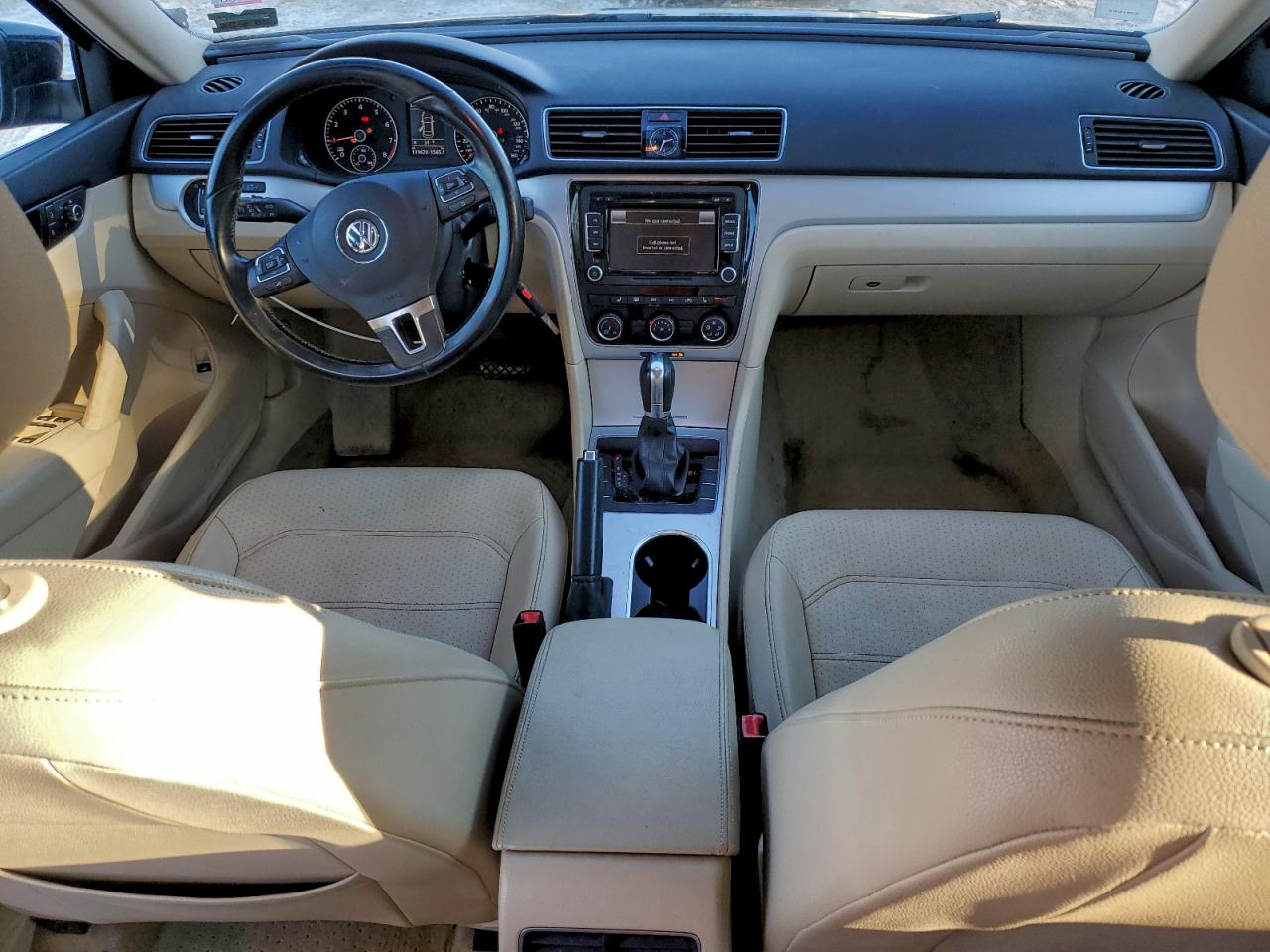 VOLKSWAGEN PASSAT SE