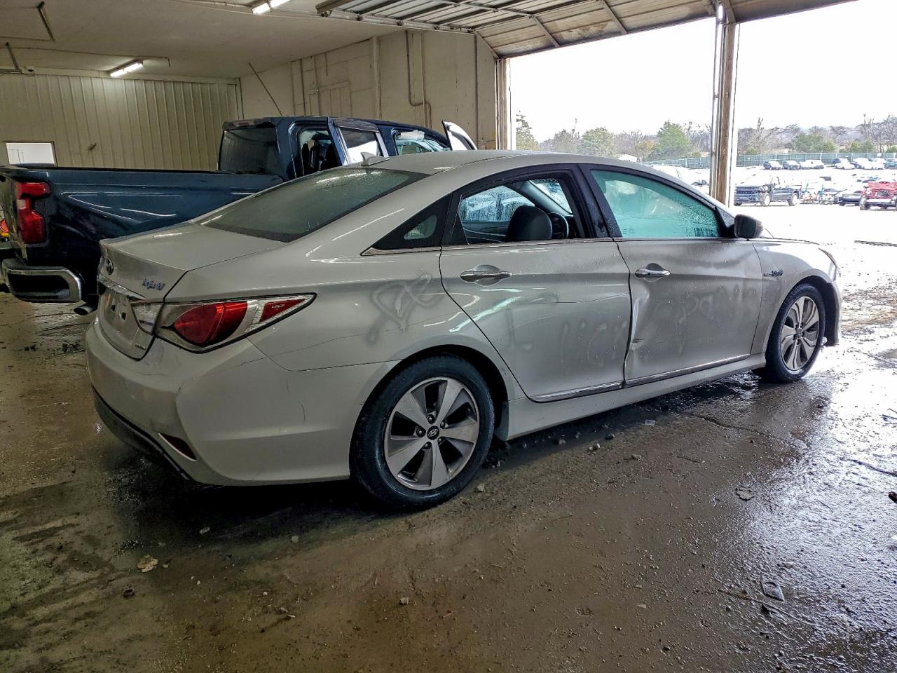 HYUNDAI SONATA HYBRID