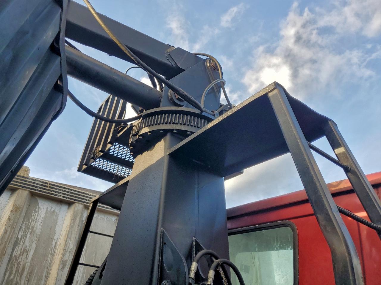 Lot #3315892104 1993 WHITE/GMC CONVENTION