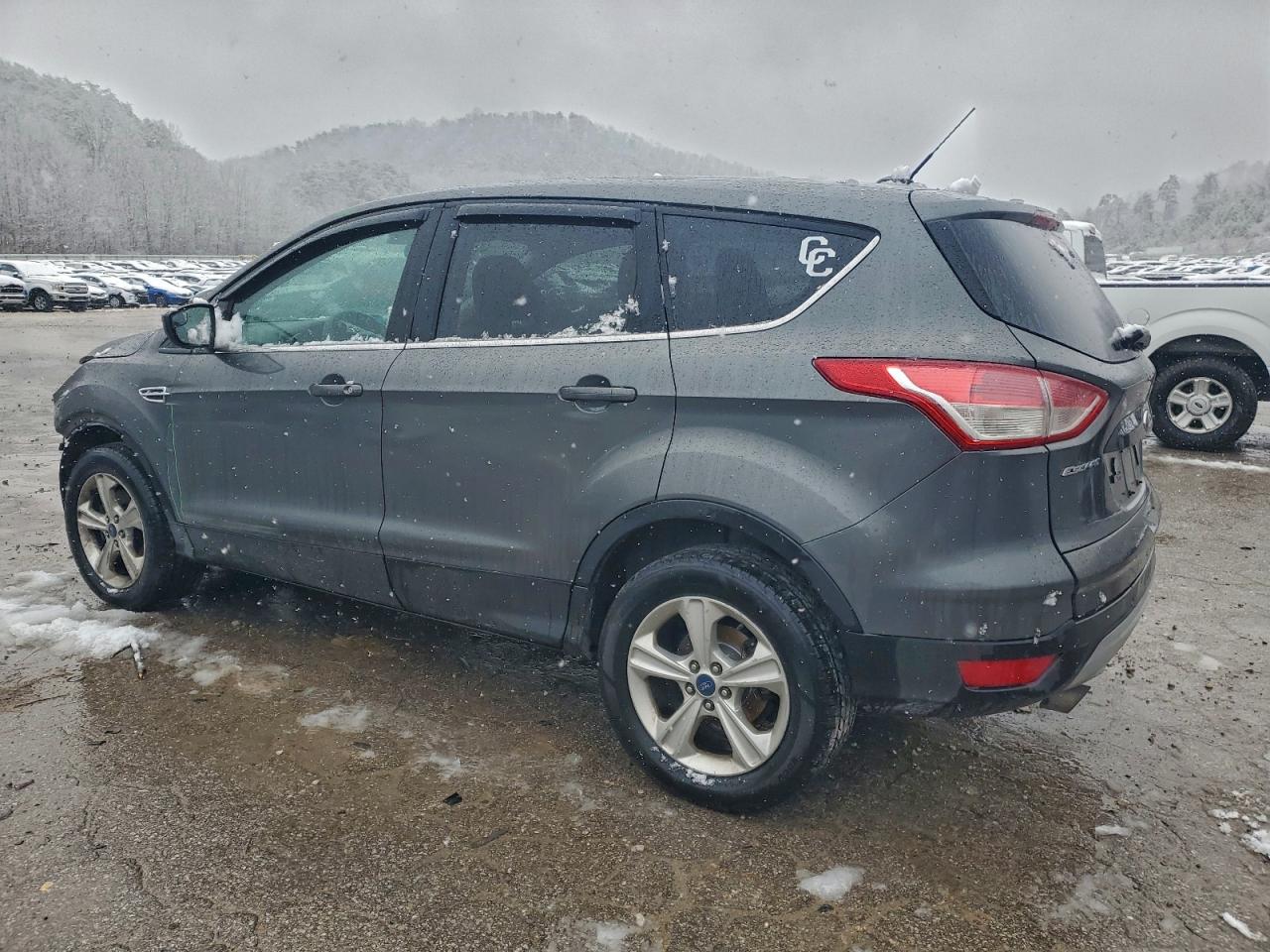 FORD ESCAPE SE