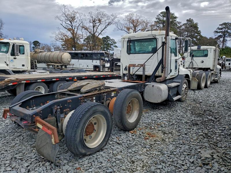 2011 MACK CXU613 #3316900079