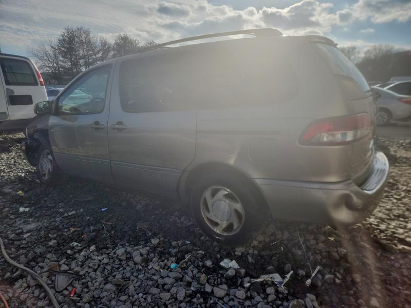 2002 TOYOTA SIENNA LE #3304748940