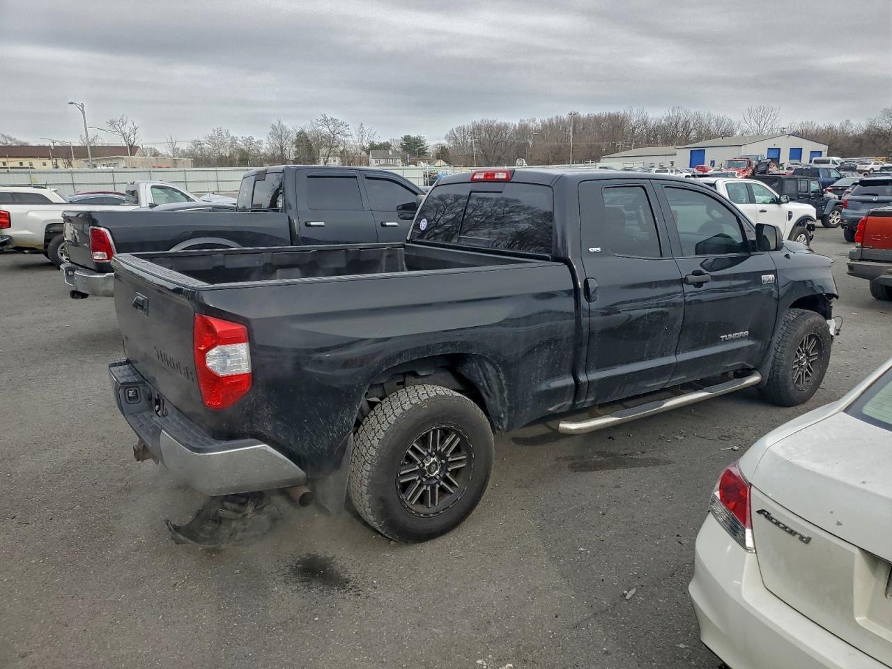 TOYOTA TUNDRA DOUBLE CAB SR