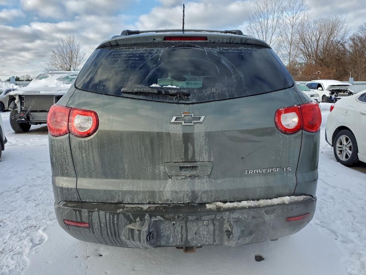 CHEVROLET TRAVERSE LS