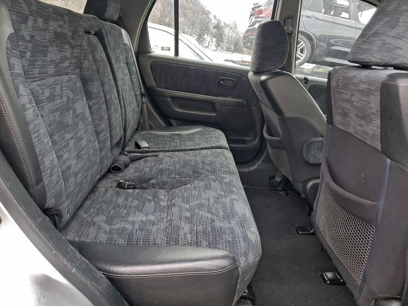 2004 HONDA CR-V #3305302330