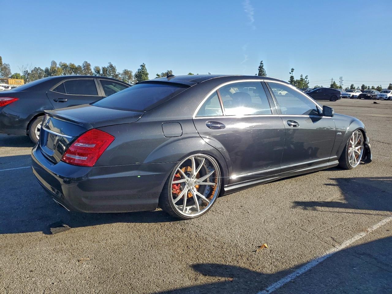 MERCEDES-BENZ S-CLASS 550