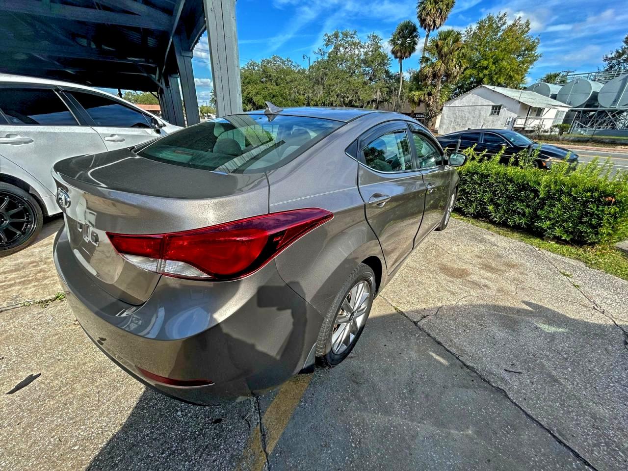 Lot #3310409032 2015 HYUNDAI ELANTRA SE