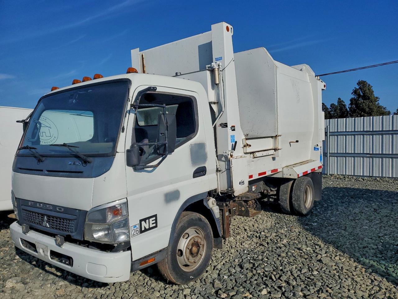Lot #3315995125 2008 ISUZ CART TIPPER