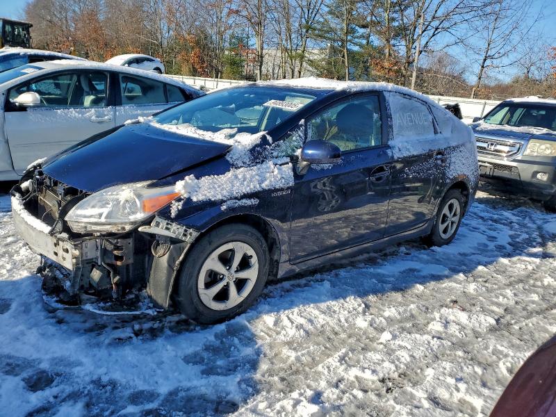 2015 TOYOTA PRIUS #3303747436