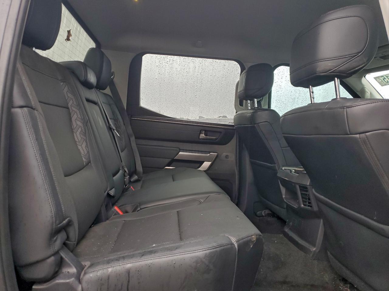 TOYOTA TUNDRA CREWMAX SR5