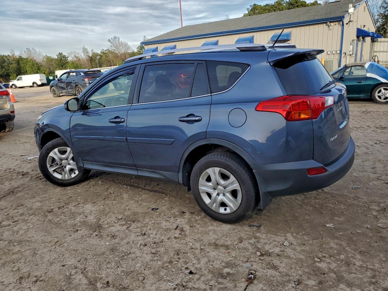 TOYOTA RAV4 LE