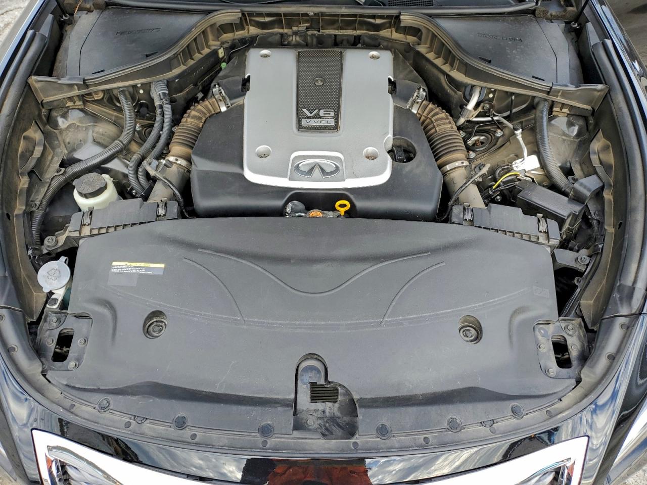 INFINITI Q70 3.7 LUXE