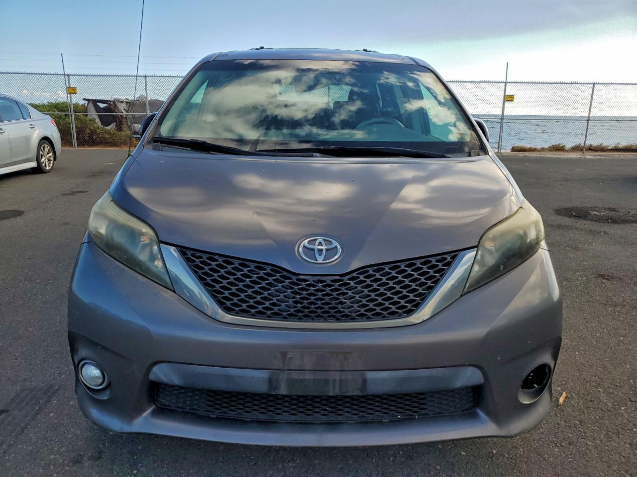 TOYOTA SIENNA SPORT