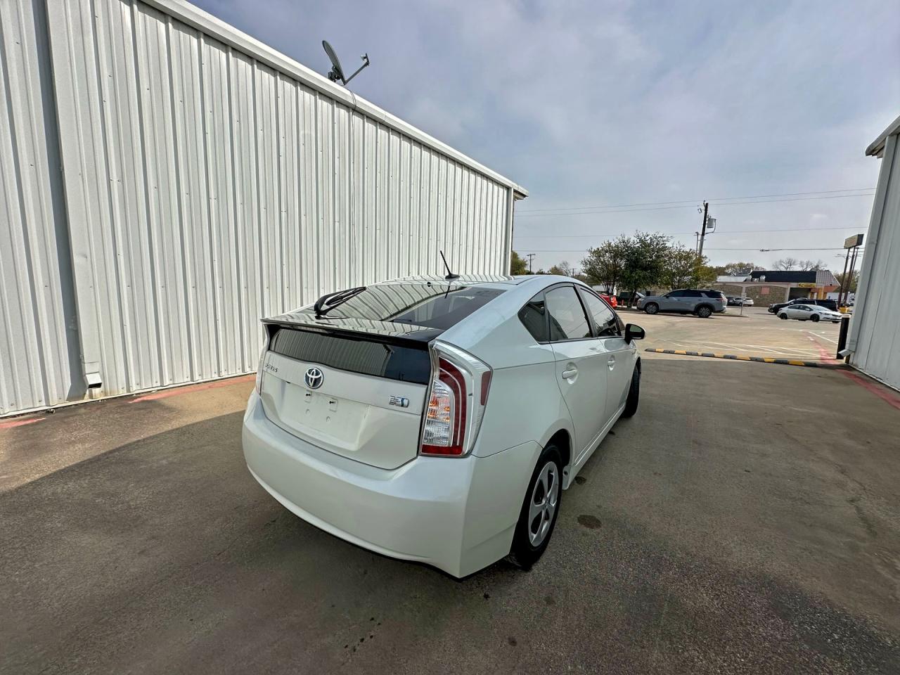 TOYOTA PRIUS